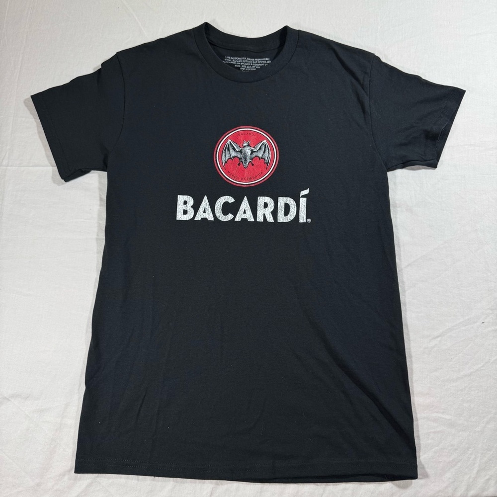 Bacardi Rum‎ Graphic T-Shirt Mens Medium Black Bat Logo Cotton Crew Neck Tee
